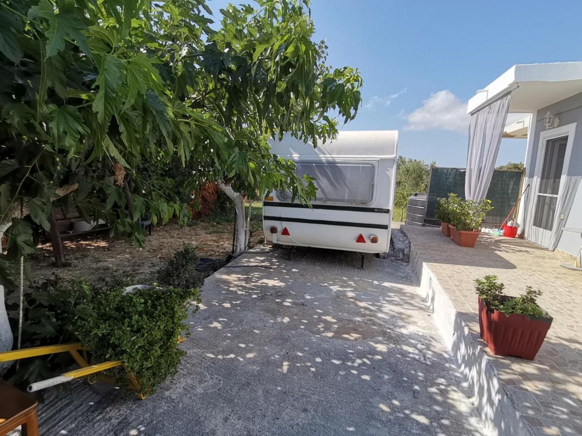Green Garden Caravan Hotell Agrilia Exteriör bild